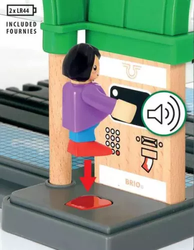 BRIO World Központi pályaudvar hanggal (33649) – Interaktív vasútállomás figurával