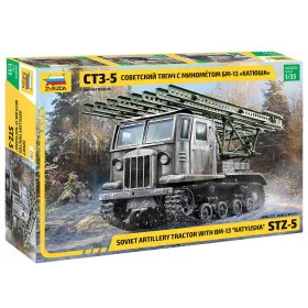   Zvezda STZ-5 with BM-13 KATYUSHA 1:35 makett harcjármű (3700)