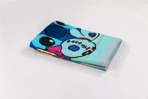 Disney Lilo és Stitch, A csillagkutya Flower Island fürdőlepedő, strand törölköző 70x140cm (Fast Dry)