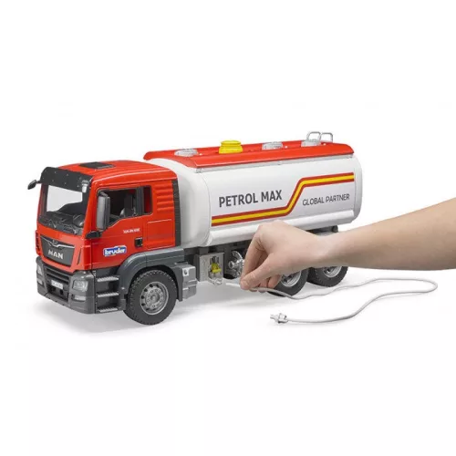 Bruder MB Sprinter mentőautó sofőrrel, nyitható ajtókkal és fény+hangmodullal (02676)