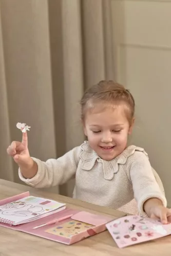 Little Dutch Vízzel Festhető Könyv Kiegészítőkkel – Rosa Fairy Garden Kreatív Készlet