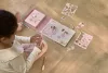 Little Dutch Mágneses Rajzoló Készlet Letörölhető Filccel – Rosa Fairy Garden 2 az 1-ben Játék