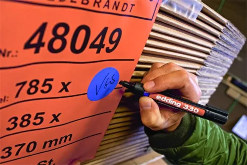 Alkoholos marker, 1-5 mm, vágott, EDDING "330", piros