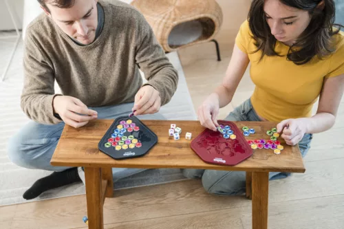 SmartGames Genius Gems logikai társasjáték – Gyorsasági drágakő-párbaj több mint 10 000 kihívással