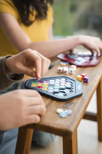 SmartGames Genius Gems logikai társasjáték – Gyorsasági drágakő-párbaj több mint 10 000 kihívással