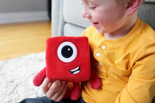 Numberblocks One plüss figura – hivatalos BBC karakter, 18 hónapos kortól