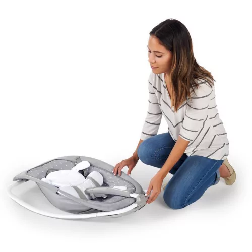 INGENUITY Rezgő hintaszék dallamokkal, Cuddle Lamb, 0 hó+ 18 kg-ig, 2019