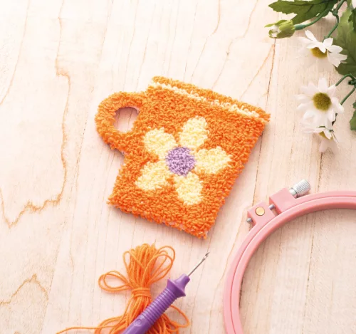 Graine Creative Punch needle hímzőkészlet – Virágos bögre (25 cm)