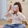 Little Dutch Fa Diavetítő Szemüveg 3 db Mesekoronggal – Rosa Fairy Garden Történetnéző Játék