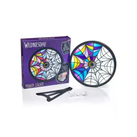 Wednesday: Világító mozaikablak