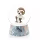 Nici: Izzy Icetumbler lajhár hógömb - 6,5 cm