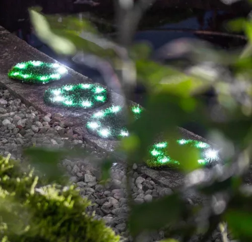 Napelemes kerti lámpa, Strend Pro Garden 6155, zöld, kör alakú gyepburkoló lapok, 24 cm, 4 db, 4 x 8 LED, műfűből készült, akkumulátoros