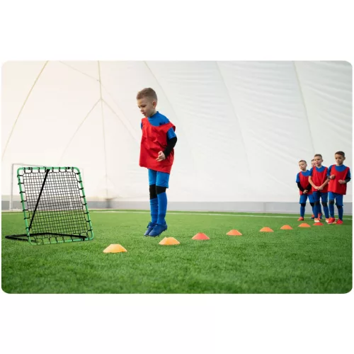 Visszapattanó futball edzőkapu, Neo-Sport, 100 x 100 cm, zöld keret, fekete PE háló, fém váz, időjárásálló, 4 db rögzítő