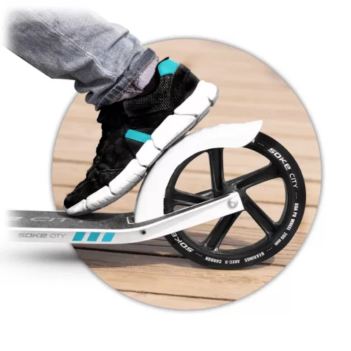 Klasszikus roller, SOKE City, fehér, összecsukható, 20 cm 88A PU kerekek, ABEC-9 csapágy, kézi és lábfék, állítható magasság, maximum 100 kg