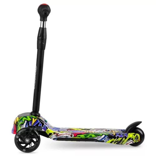 Háromkerekű roller, Ricokids Piko, fekete, színes mintás, LED világítás a kerekekben és a fellépőben, állítható magasságú kormány, balanszos irányítás, EN 71, max. 35 kg