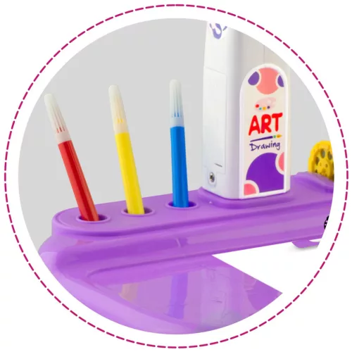 Projektoros rajztábla, Ricokids, kb. 25 × 20 × 35 cm, lila, beépített lámpával, 3 db vetítőkoronggal, 6 db filctollal, 3 éves kortól