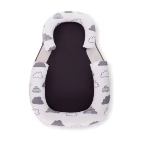   Kikkaboo babapozicionáló memóriahabos hypoallergén legurulás gátlós 60x40x8cm Felhõs