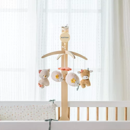 Nattou zenélõ-forgó plüss fa állvánnyal Mila, Zoe and Lana