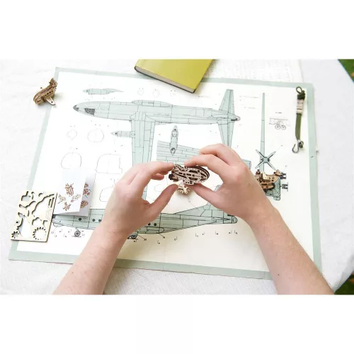 UGEARS mini stresszlevezető modellek - Repülők (4db)