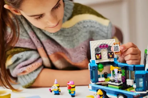 LEGO Minions 75581 Minyonok zenés partibusza