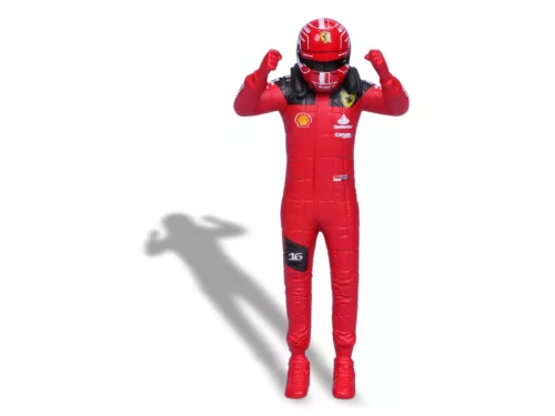 Bburago 1/24 F1 versenyautó pilótával - Ferrari SF-23