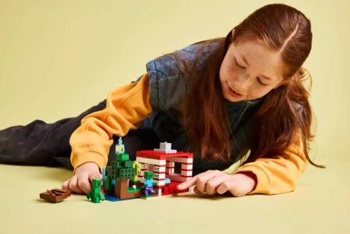 LEGO® Minecraft® Dinamitház a dzsungelben – 21275