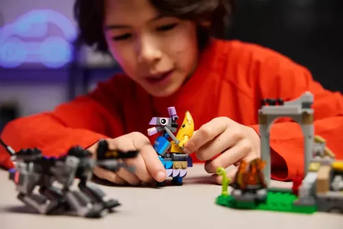LEGO Fortnite 77075 Peely és sparkplug táborhelye