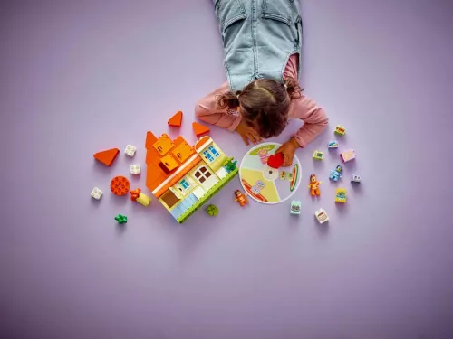 LEGO DUPLO Bluey – Bluey családi háza memóriajátékkal (10459)