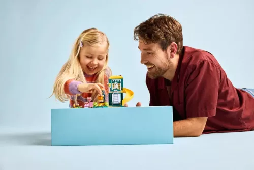 LEGO Bluey 11201 Bluey és Kloé vidám kalandjai a játszótéren