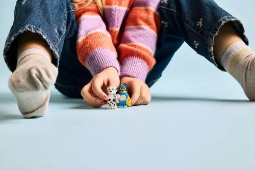 LEGO Bluey 11201 Bluey és Kloé vidám kalandjai a játszótéren