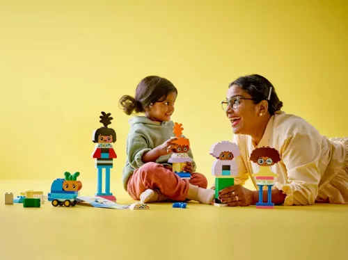 LEGO Duplo Town 10423 Megépíthetõ figurák különféle érzelmekkel