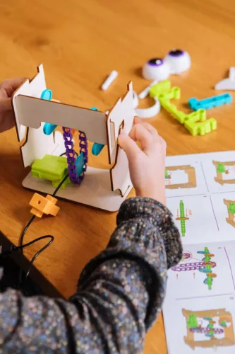 Csináld magad – BEP robot építő készlet fából, STEAM kreatív játék
