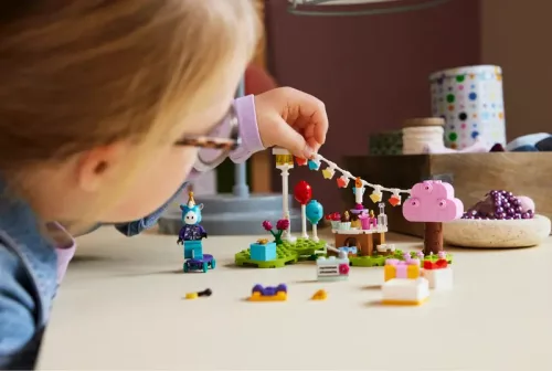 LEGO Animal Crossing 77046 Julian Születésnapi Zsúrja