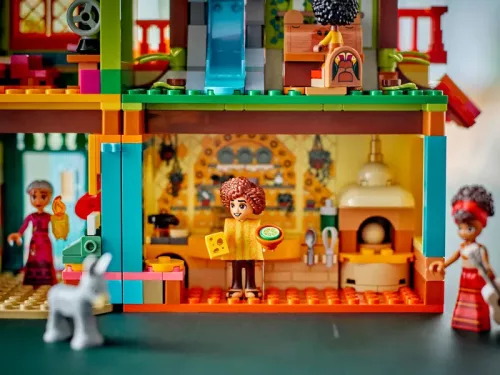 LEGO Disney 43245 A Varázslatos Madrigal ház