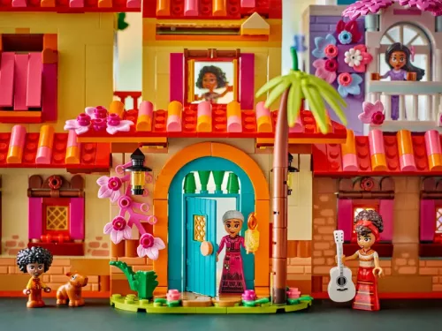 LEGO Disney 43245 A Varázslatos Madrigal ház