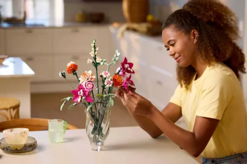 LEGO Botanicals 10342 Rózsaszín virágcsokor