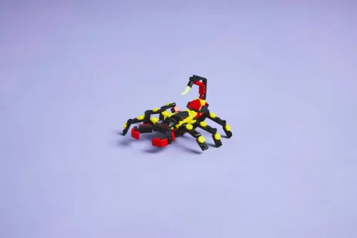 LEGO Creator 31159 Vadállat: meglepetésekkel teli pók