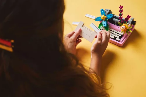LEGO Creator 3-in-1 Írógép virágokkal (31169)