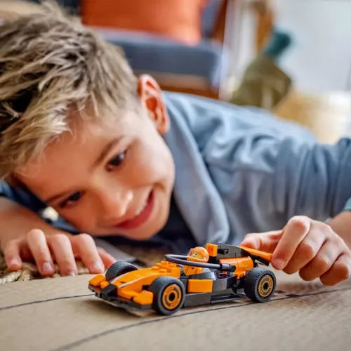 LEGO City F1®-es pilóta McLaren versenyautóval 60442