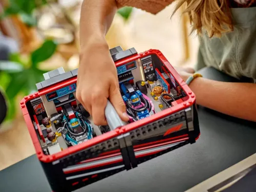 LEGO City F1®-es garázs, Mercedes-AMG és Alpine autók 60444