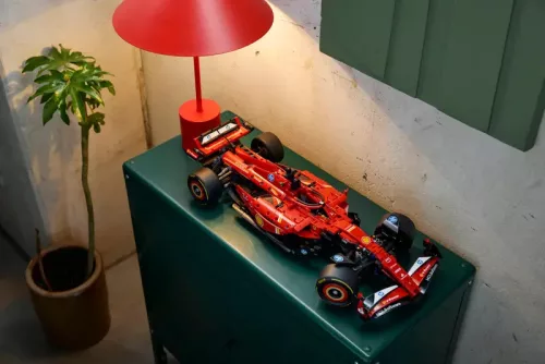 LEGO Technic 42207 Ferrari SF-24 F1 autó