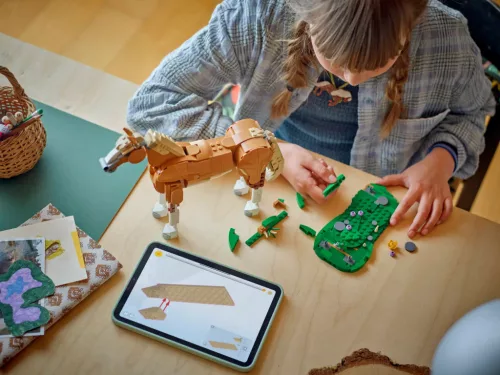LEGO Creator 3-in-1 Csodaszép ló (31166)