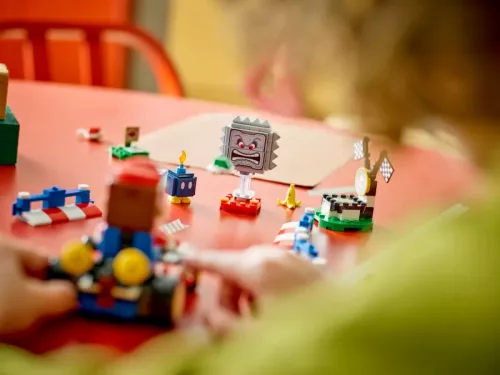 LEGO Super Mario: Mario Kart – Interaktív LEGO Mario Standard Kart (72043)