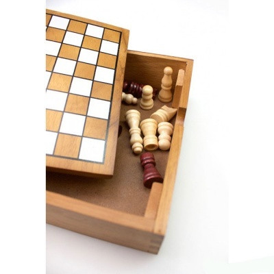Klasszikus sakk, fa játékelemekkel Tactic