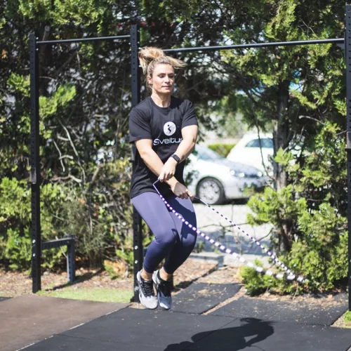 Ugrókötél gyöngyös Sveltus 304 cm