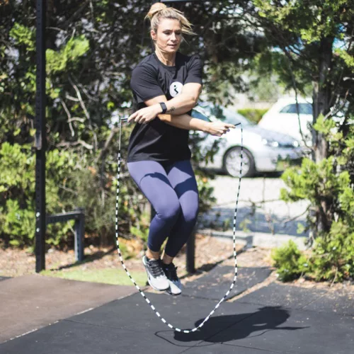 Ugrókötél gyöngyös Sveltus 304 cm