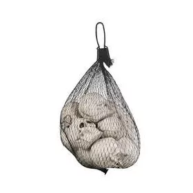   Csontváz fejek hálóban – 12 darabos Halloween dekoráció, koponya figura csomag